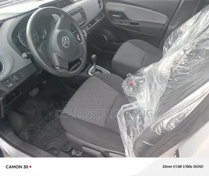 Toyota Yaris LE Hatchback 5dr 2016 Silver