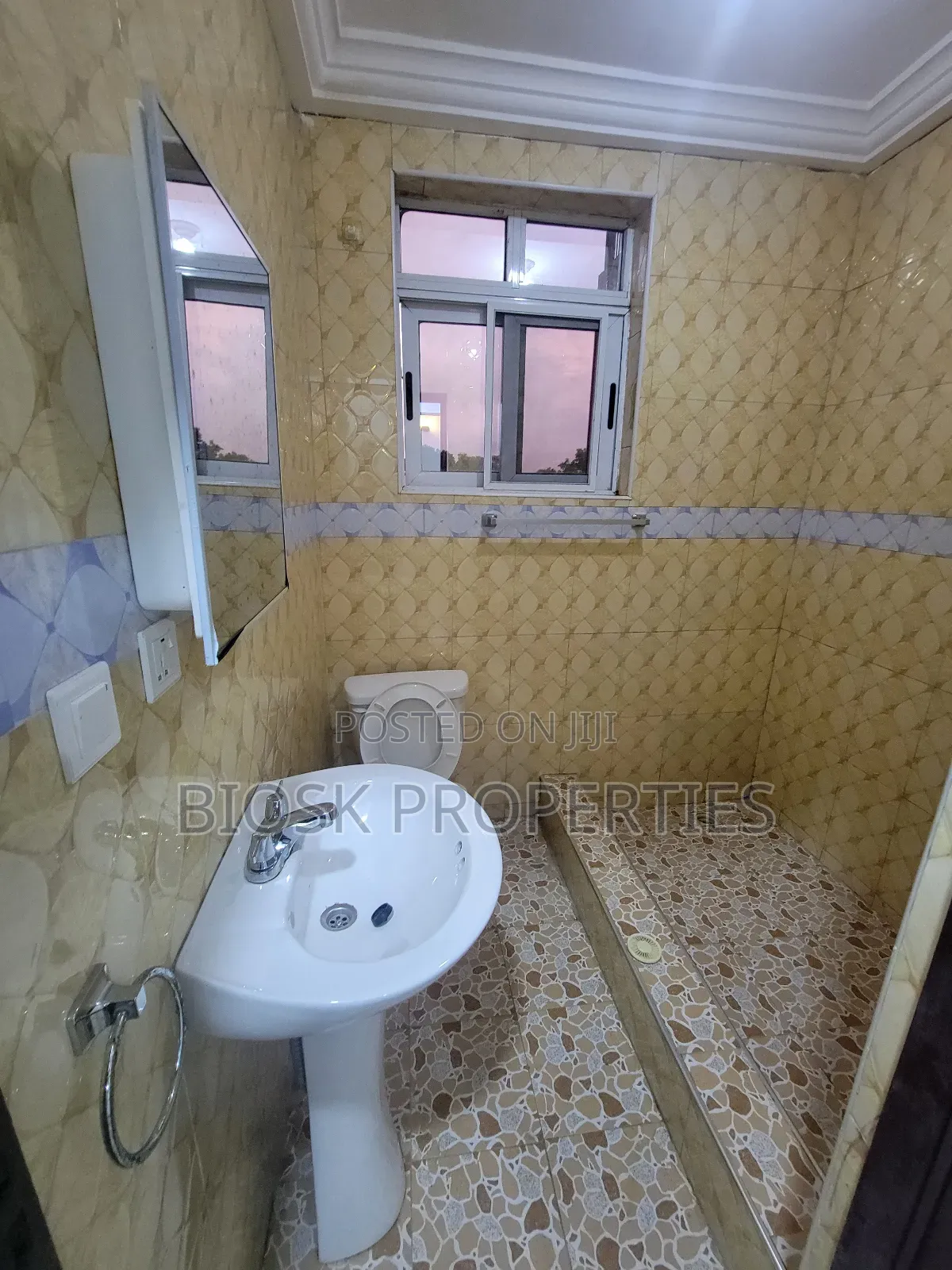1bdrm Apartment in Biosk Properties, Malejor for rent