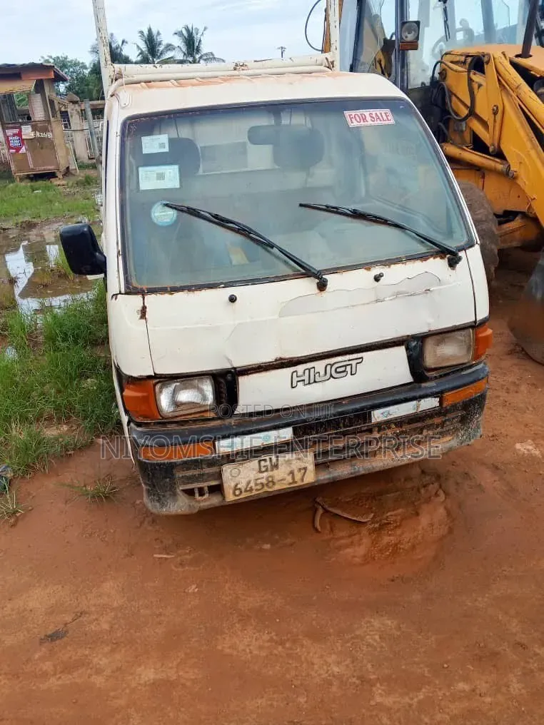 Daihatsu Hijet 2012 White
