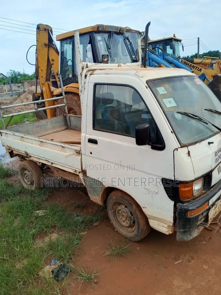 Daihatsu Hijet 2012 White