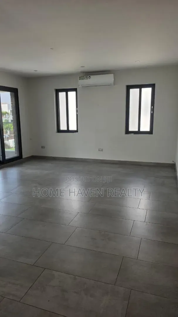 4bdrm House in East Airport, Tseaddo for rent