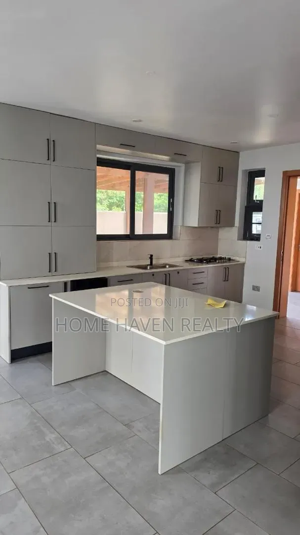 4bdrm House in East Airport, Tseaddo for rent