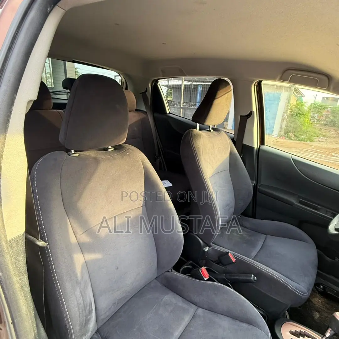 Toyota Vitz 2013 Brown