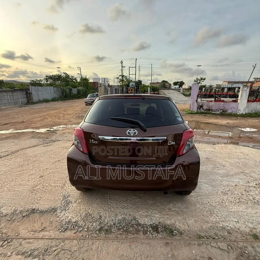 Toyota Vitz 2013 Brown