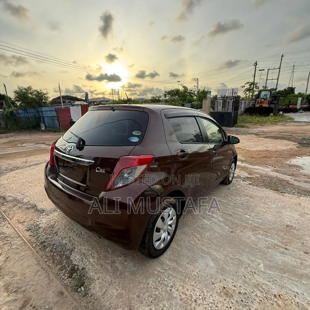 Toyota Vitz 2013 Brown