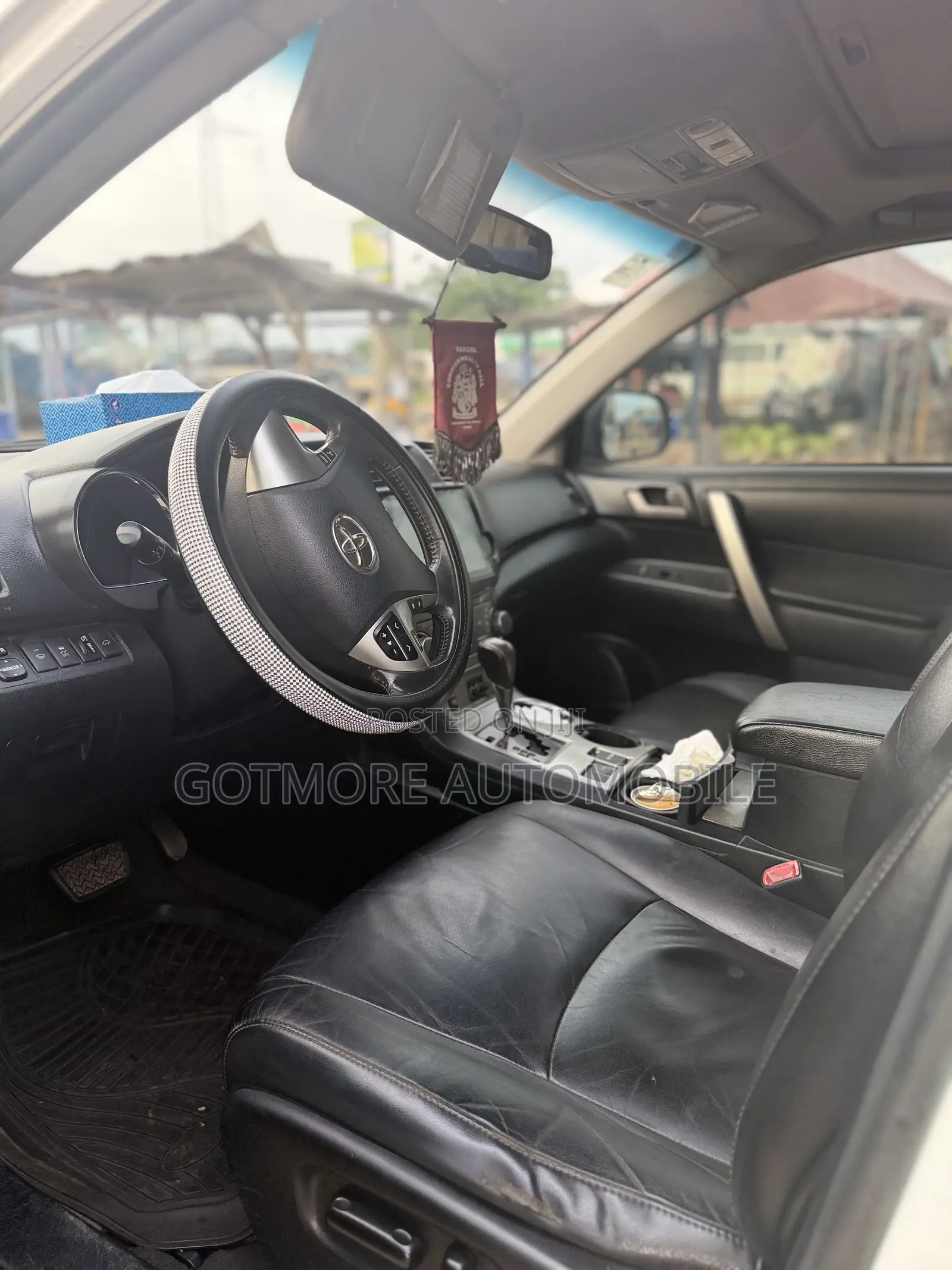Toyota Highlander Limited 2012 White