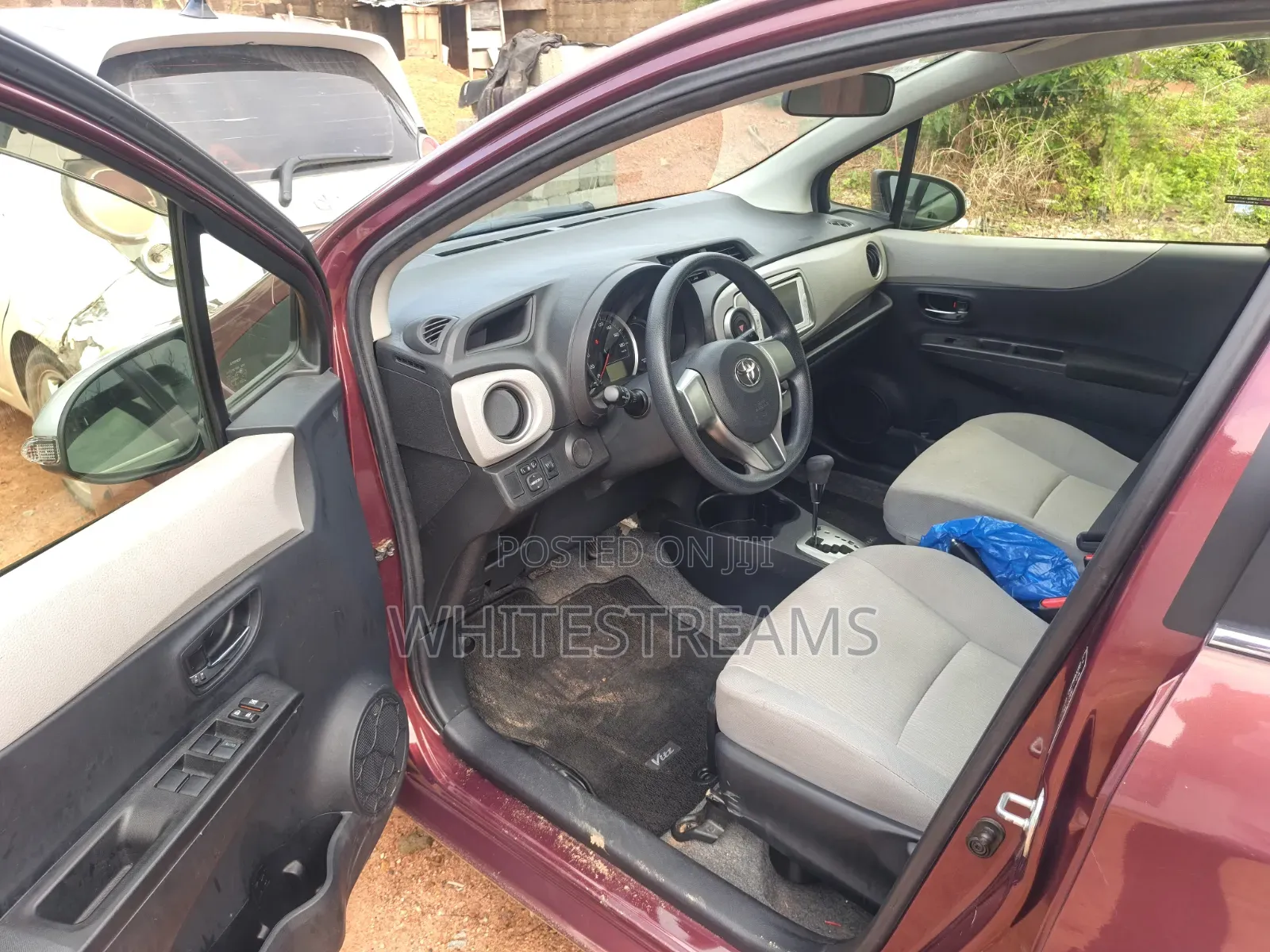 Toyota Vitz 2013 Brown
