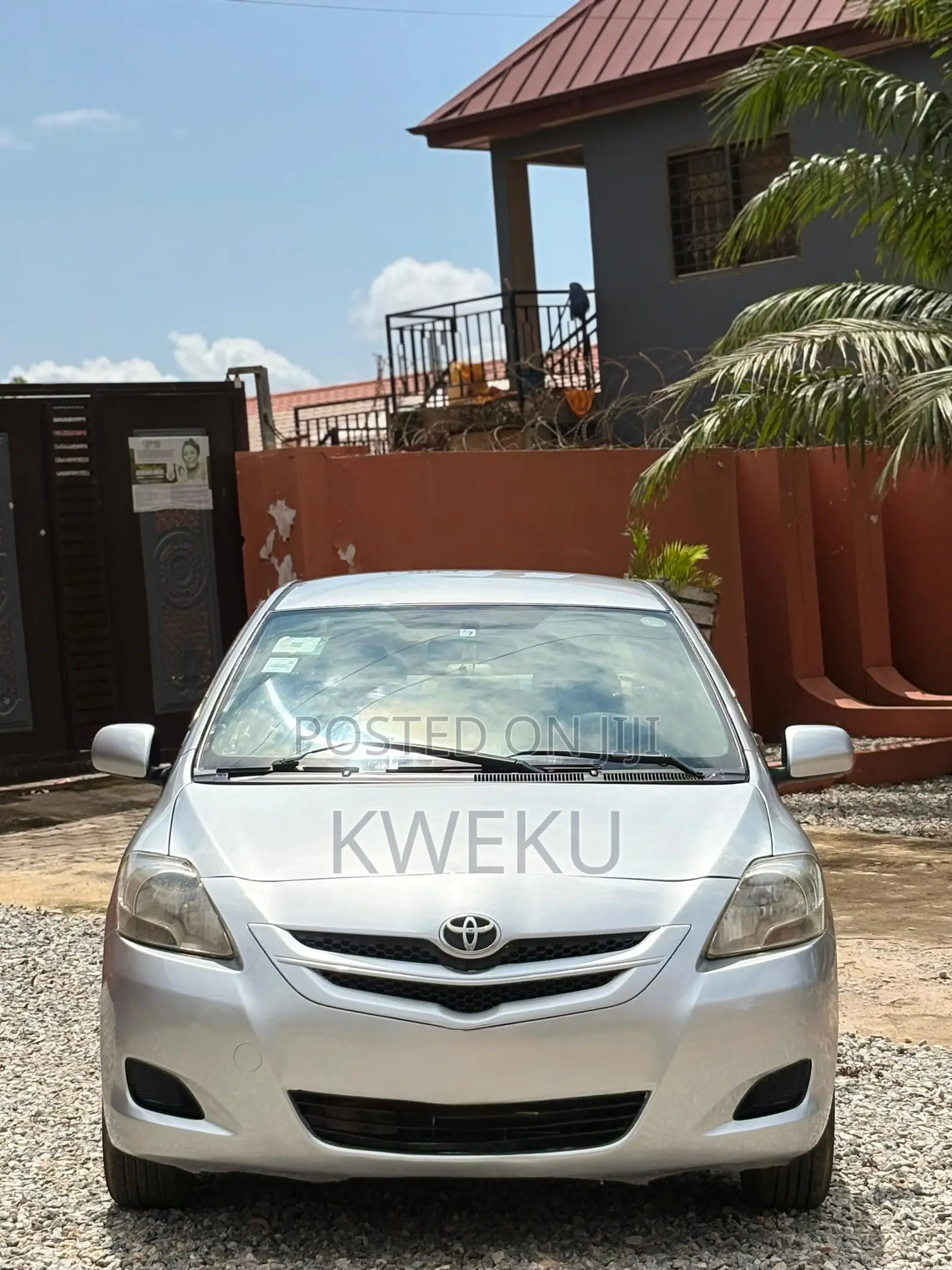 Toyota Belta 2010 Silver