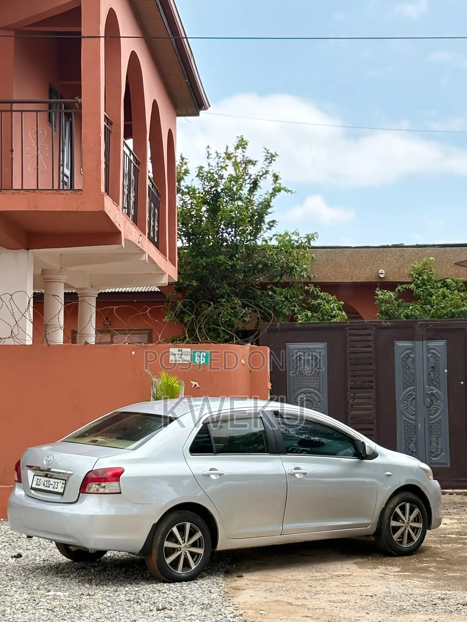 Toyota Belta 2010 Silver
