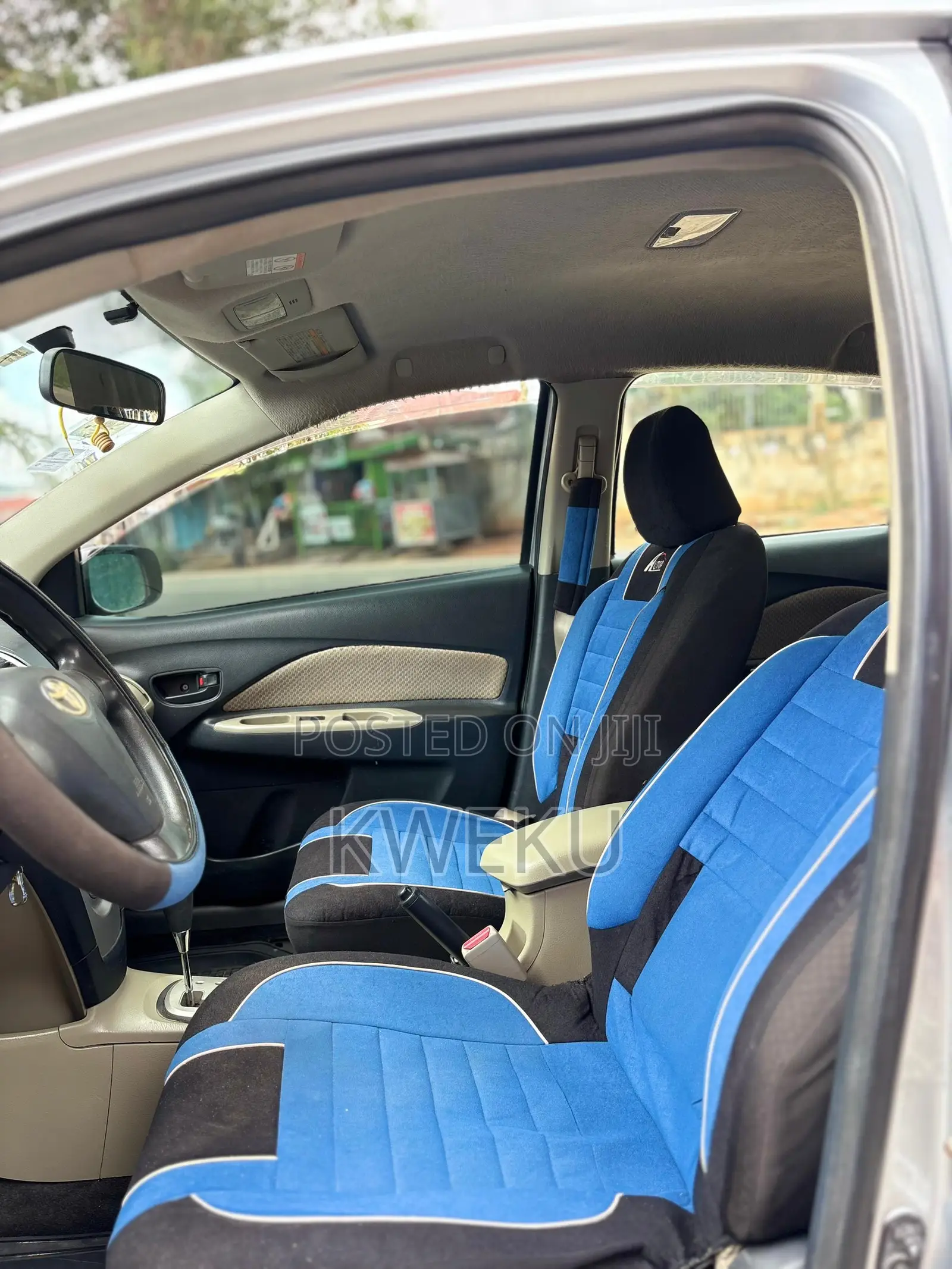 Toyota Belta 2010 Silver