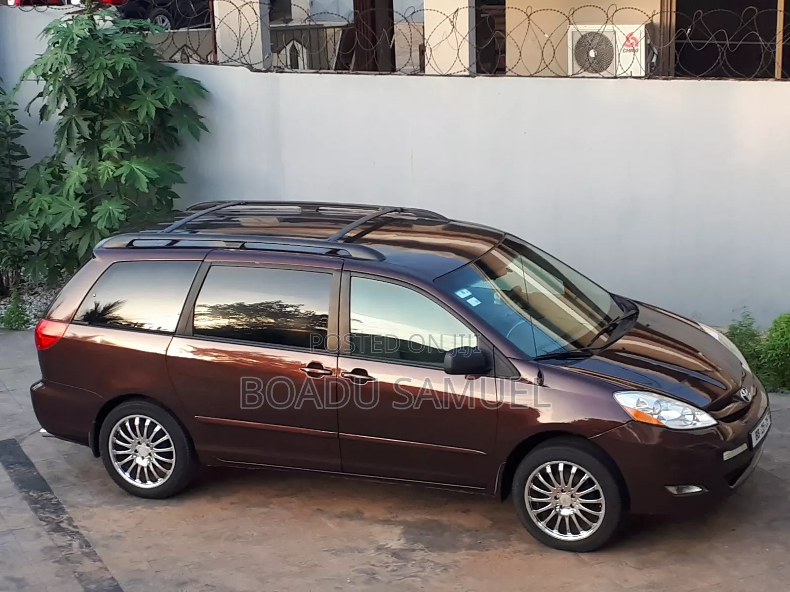 Toyota Sienna LE 2009 Red