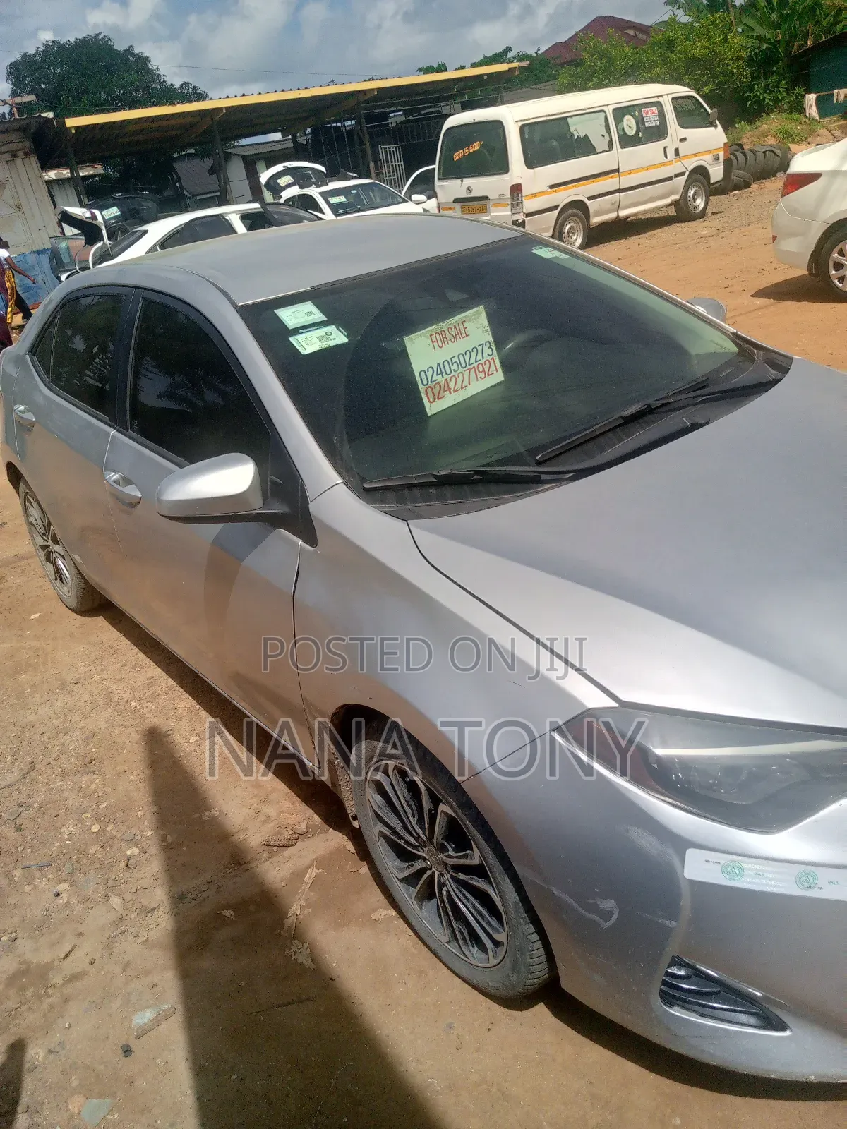 Toyota Corolla LE 4dr Sedan (1.8L 4cyl CVT) 2017 Silver