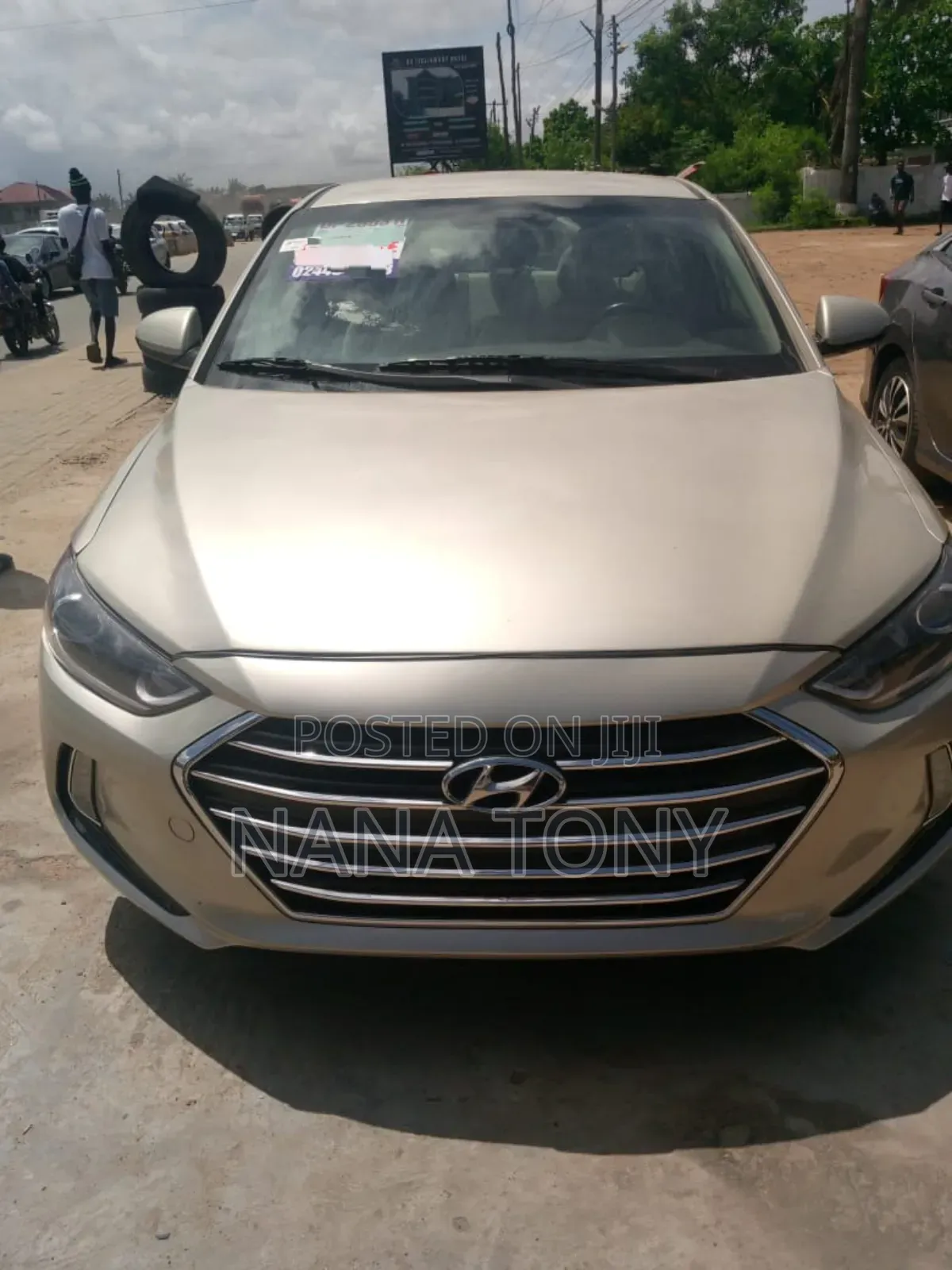 Hyundai Elantra Limited Sedan FWD (2.0L 4cyl 6A) 2017 Silver
