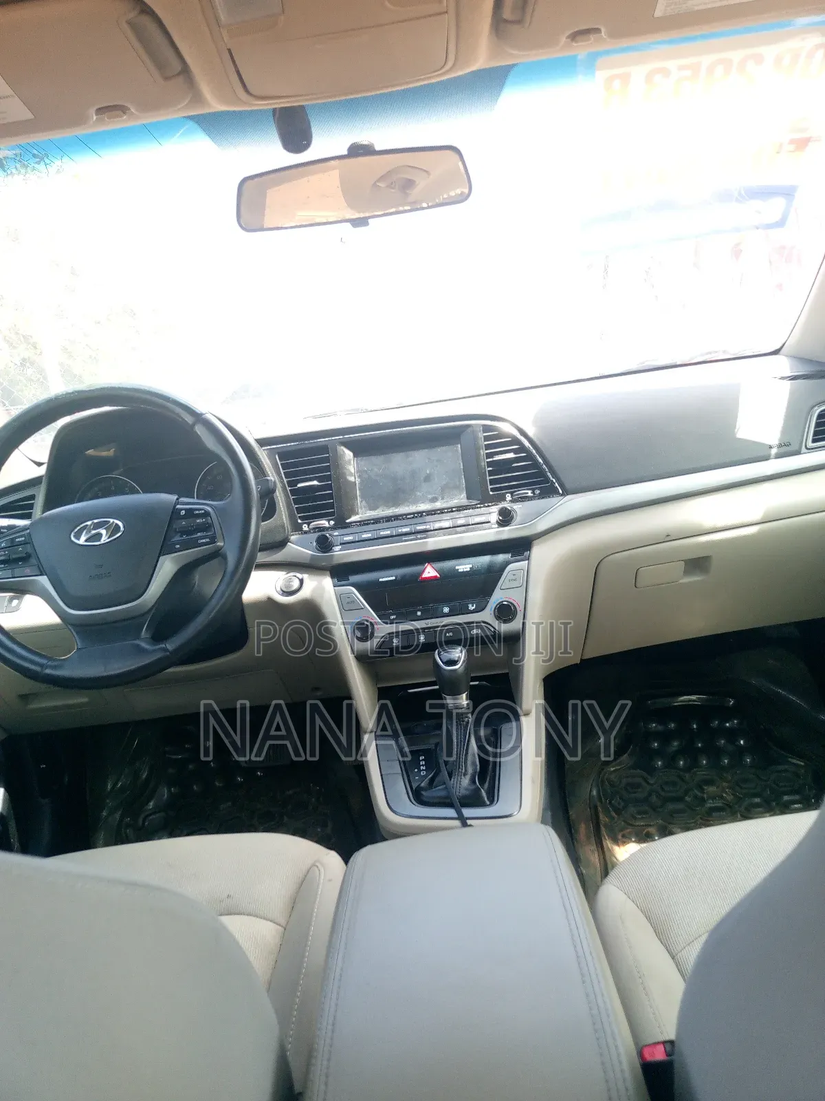 Hyundai Elantra Limited Sedan FWD (2.0L 4cyl 6A) 2017 Silver