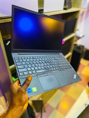 Laptop Lenovo ThinkPad E15 16GB Intel Core i5 SSD 256GB