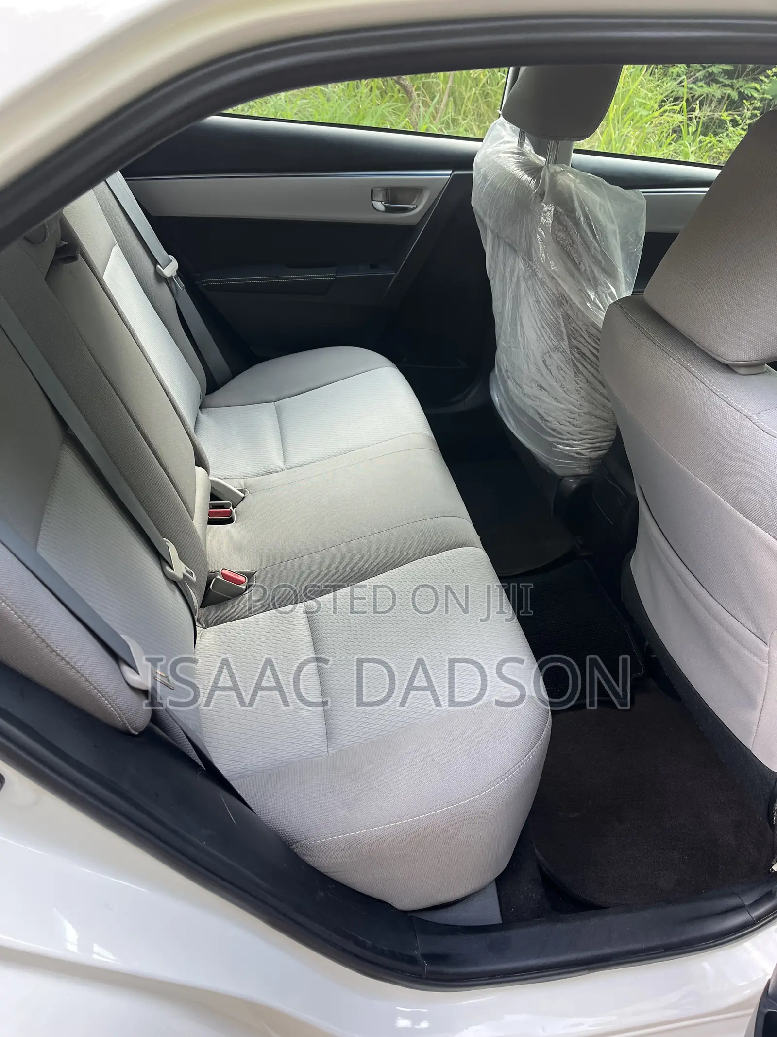 Toyota Corolla LE Plus 4dr Sedan (1.8L 4cyl CVT) 2016 White