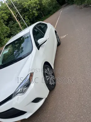 Toyota Corolla LE Plus 4dr Sedan (1.8L 4cyl CVT) 2016 White