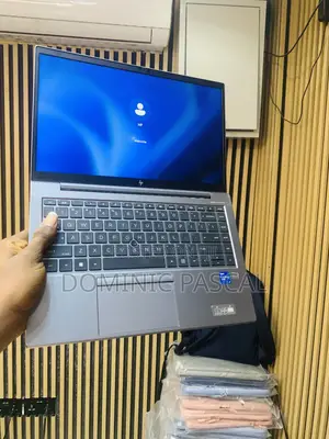 Laptop HP ZBook Firefly 14 G10 32GB Intel Core i7 SSD 512GB