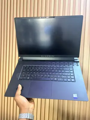 Laptop Alienware m17 R5 16GB AMD Ryzen 9 SSD 1T