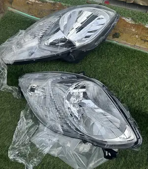 Toyota Vitz 2010 Headlight 2009 2010 2011 Head Light