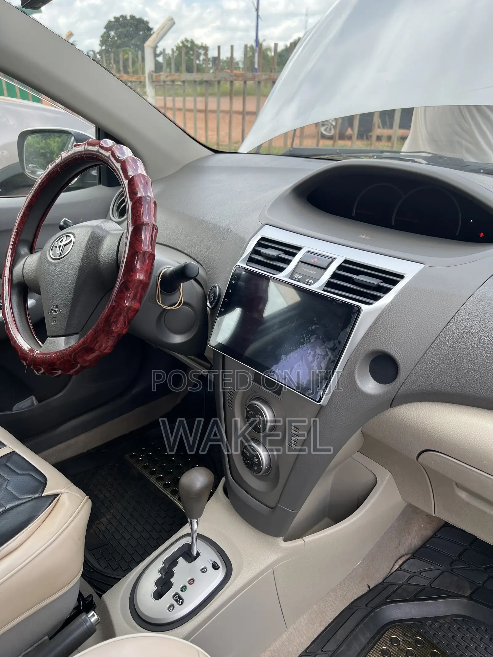 Toyota Belta 2010 Silver