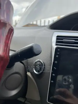 Toyota Belta 2010 Silver