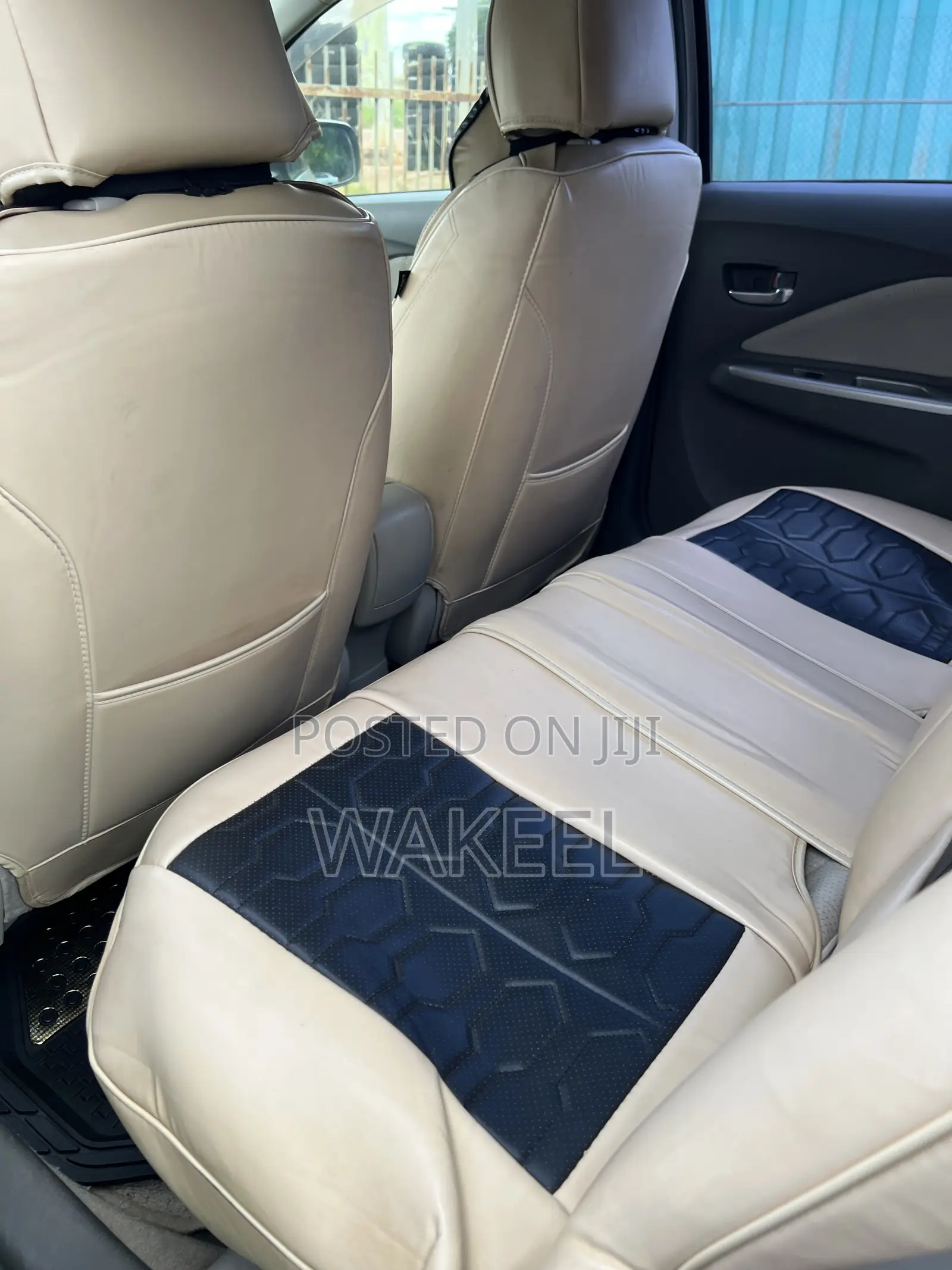 Toyota Belta 2010 Silver