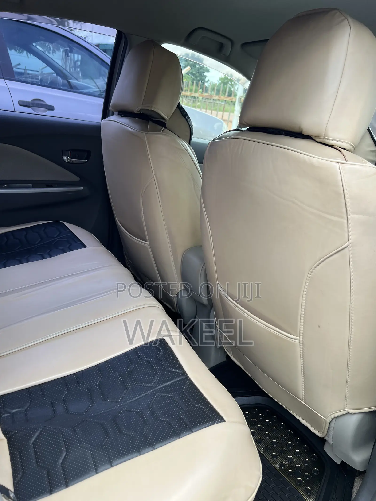 Toyota Belta 2010 Silver