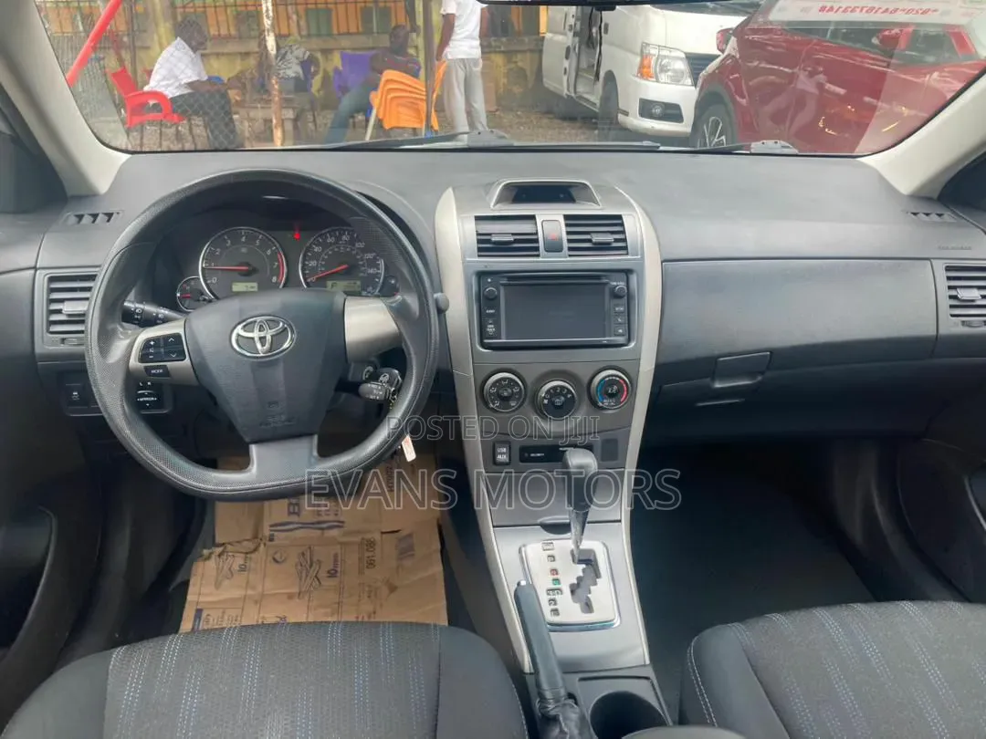 Toyota Corolla 2013 Silver