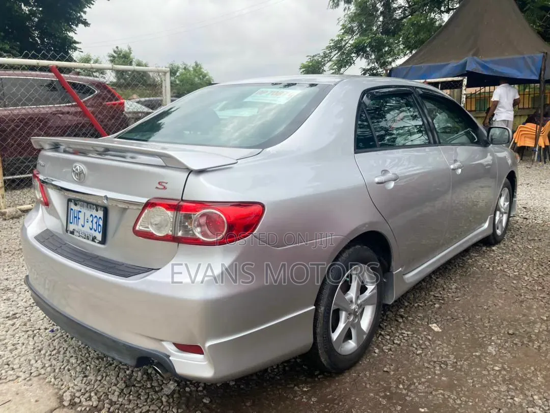 Toyota Corolla 2013 Silver