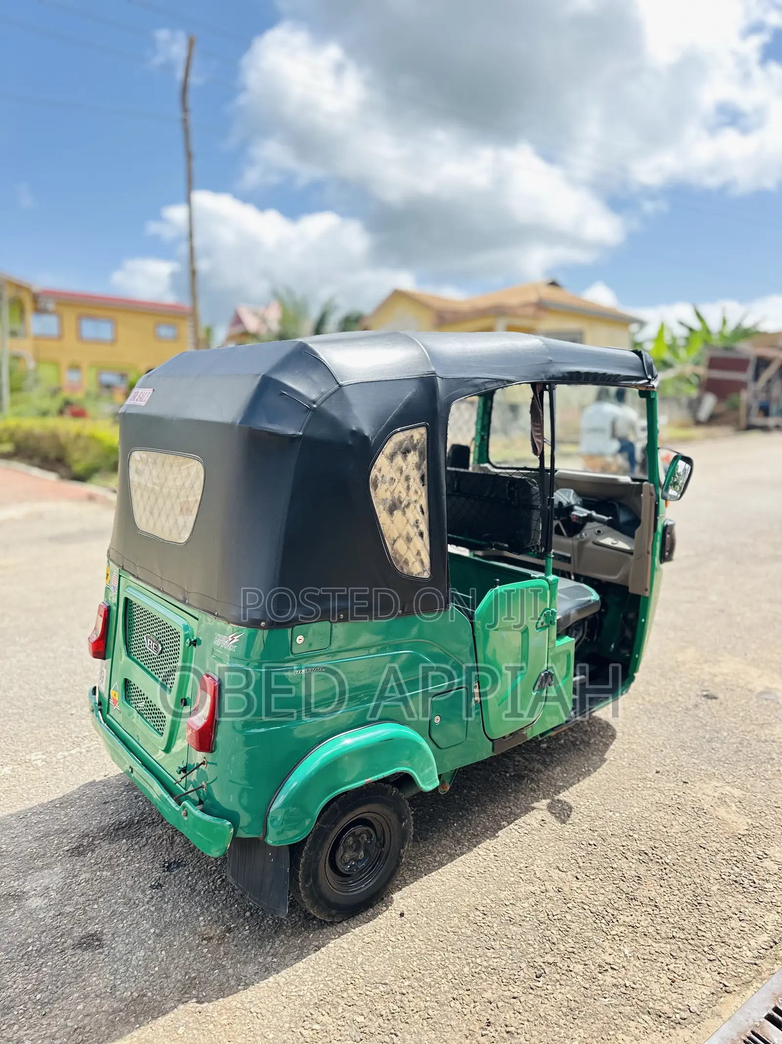 Bajaj RE 2025 Green