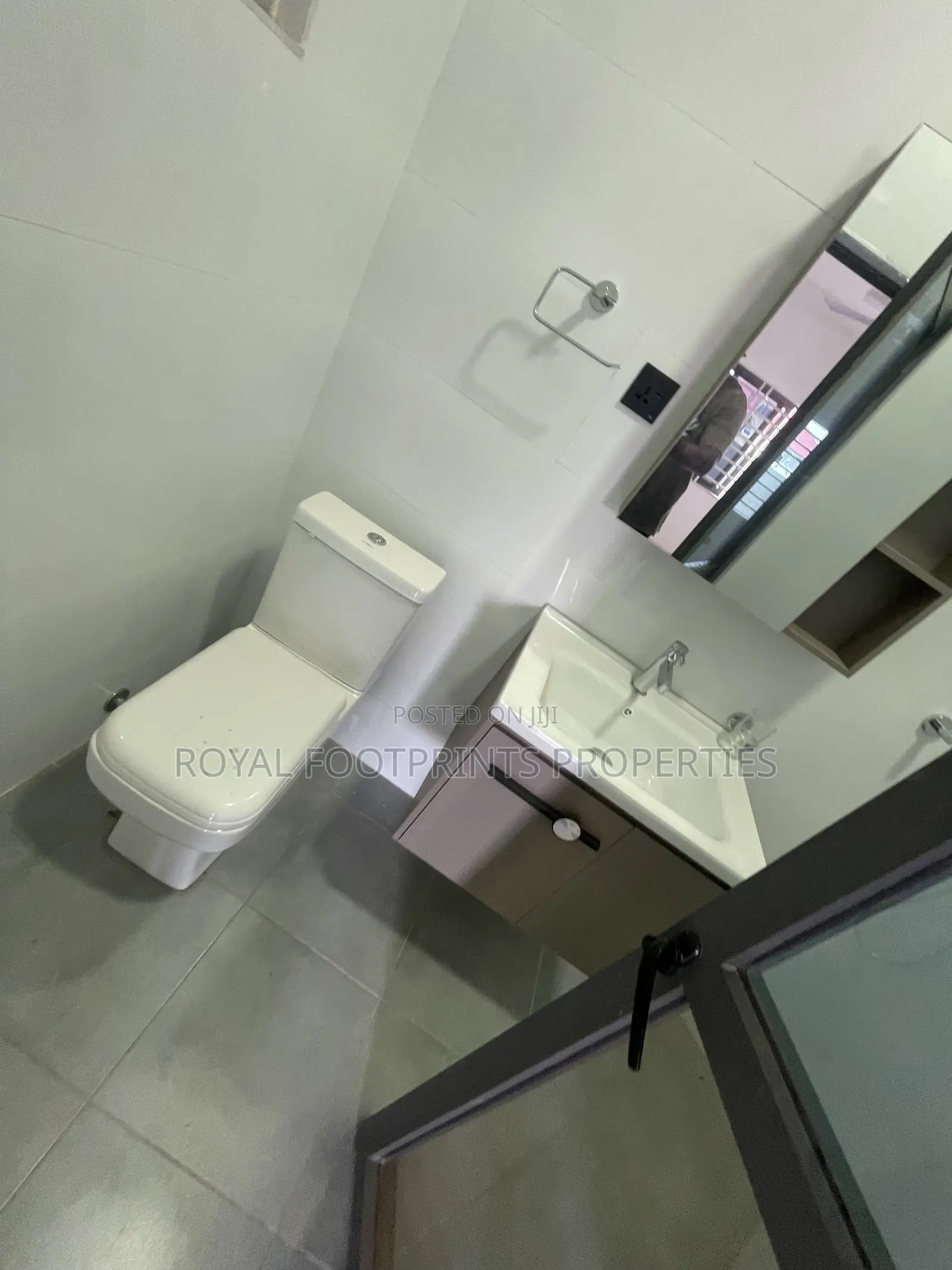 4bdrm House in Royals Footprints, Lake Side Estate for sale