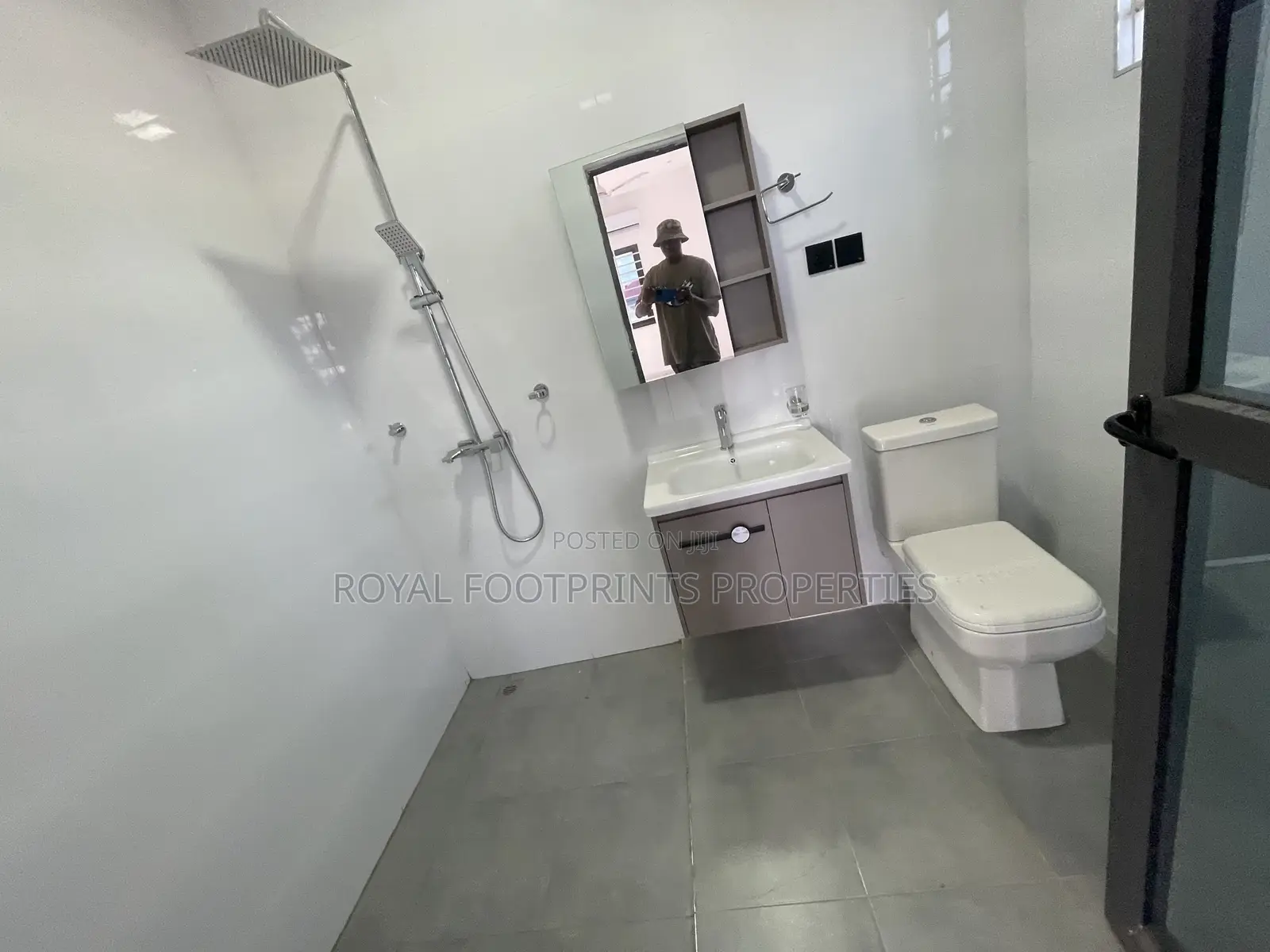 4bdrm House in Royals Footprints, Lake Side Estate for sale