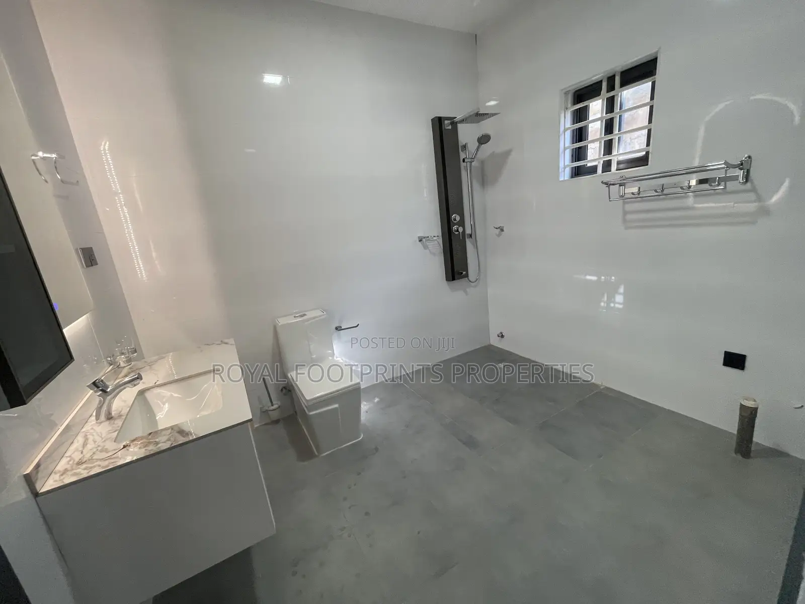 4bdrm House in Royals Footprints, Lake Side Estate for sale