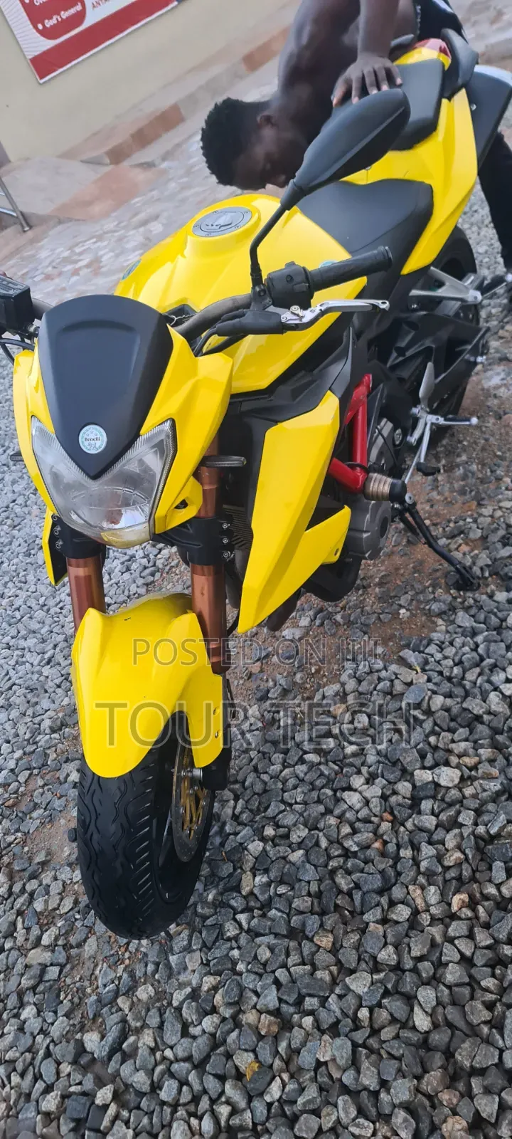 Benelli 2017 Yellow