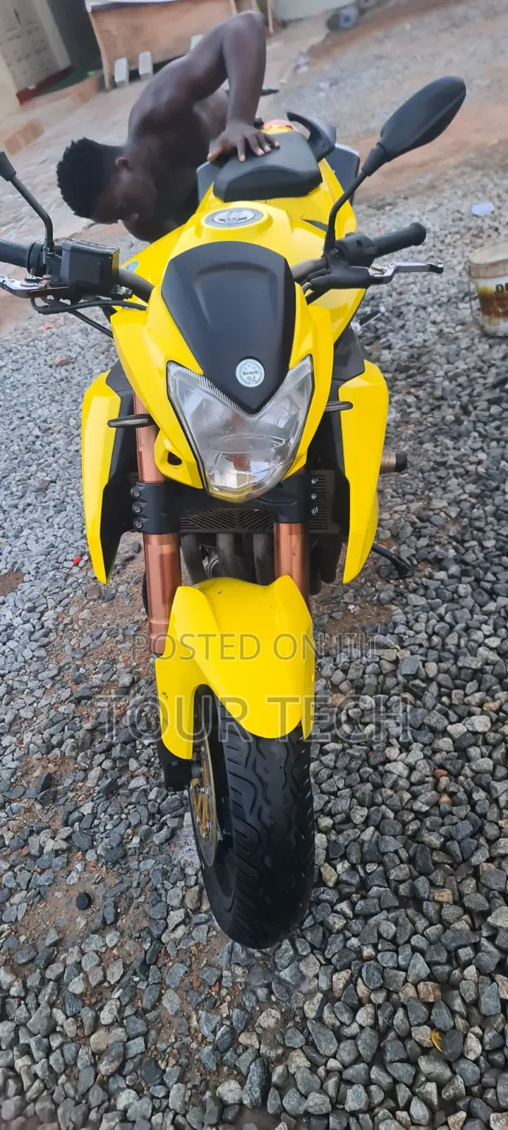 Benelli 2017 Yellow