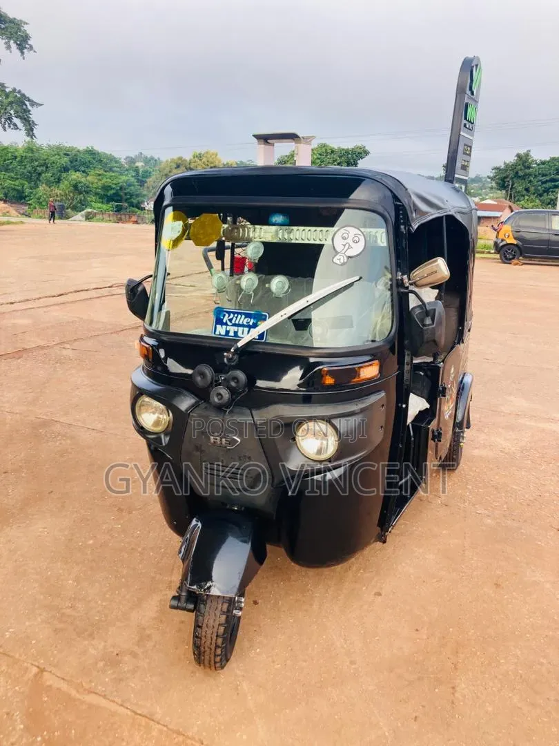 Bajaj RE 2024 Black