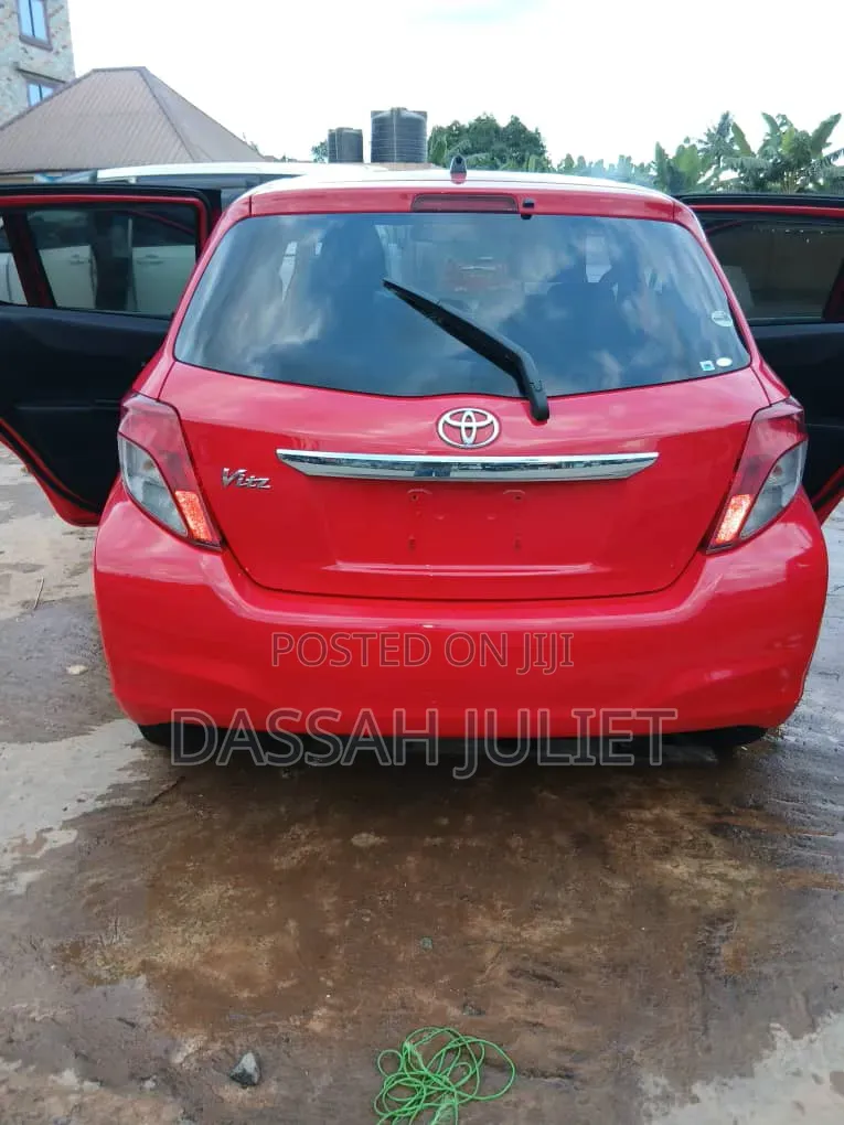 Toyota Vitz 1.5 FWD 3dr 2013 Red