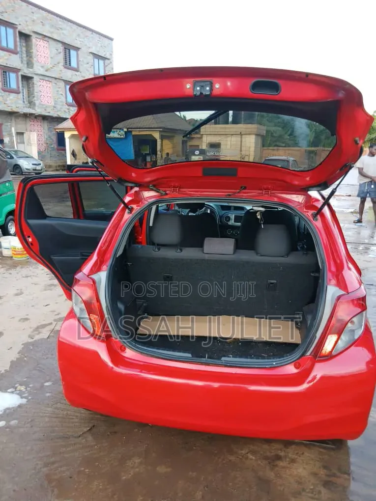 Toyota Vitz 1.5 FWD 3dr 2013 Red