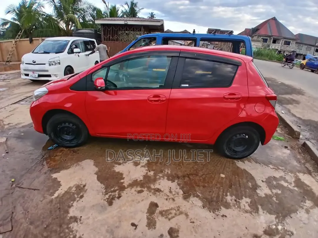 Toyota Vitz 1.5 FWD 3dr 2013 Red