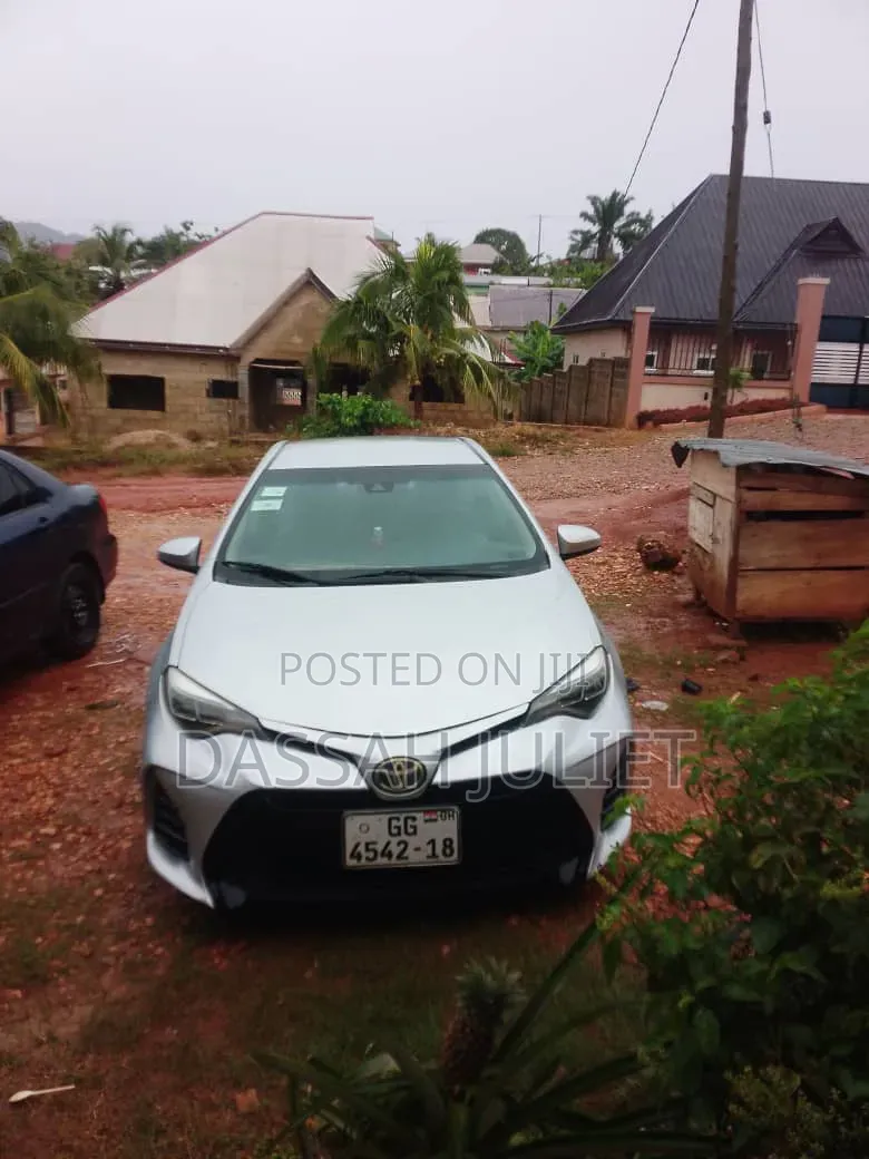 Toyota Vitz 1.5 FWD 3dr 2013 Red
