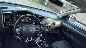 Mitsubishi Outlander 2017 White