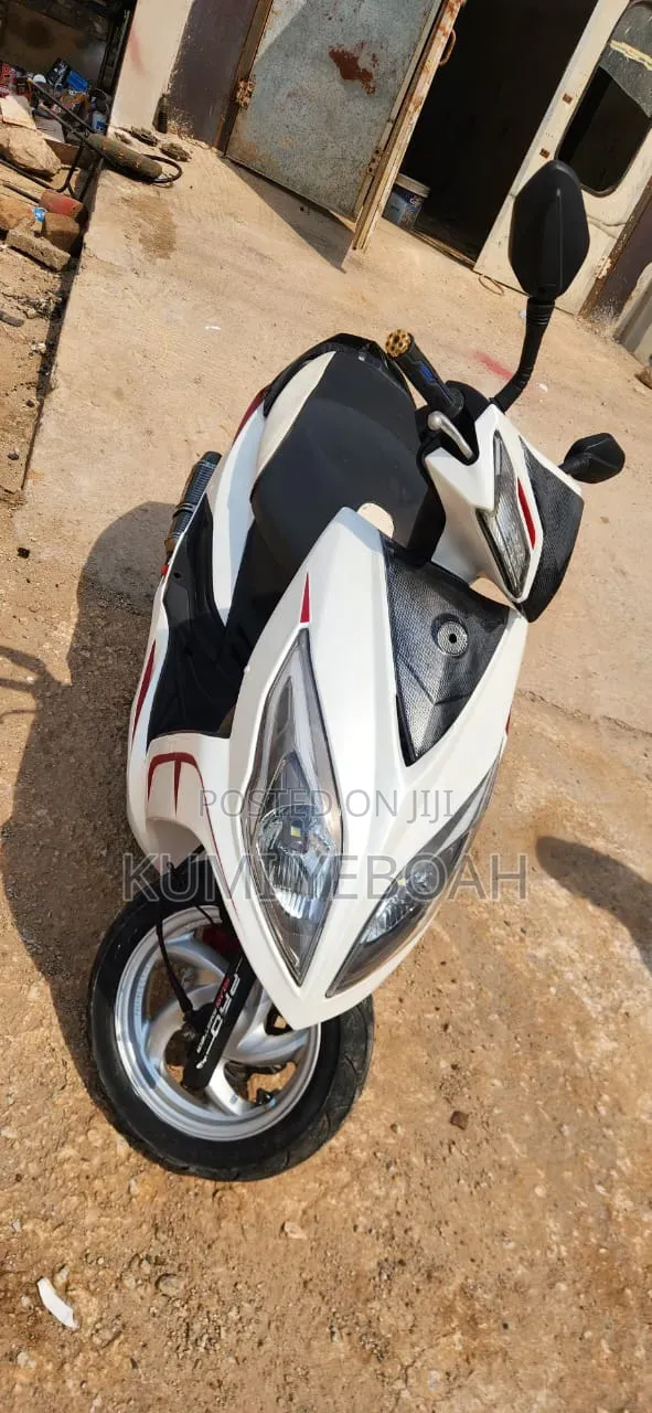 SYM Symphony 2019 White