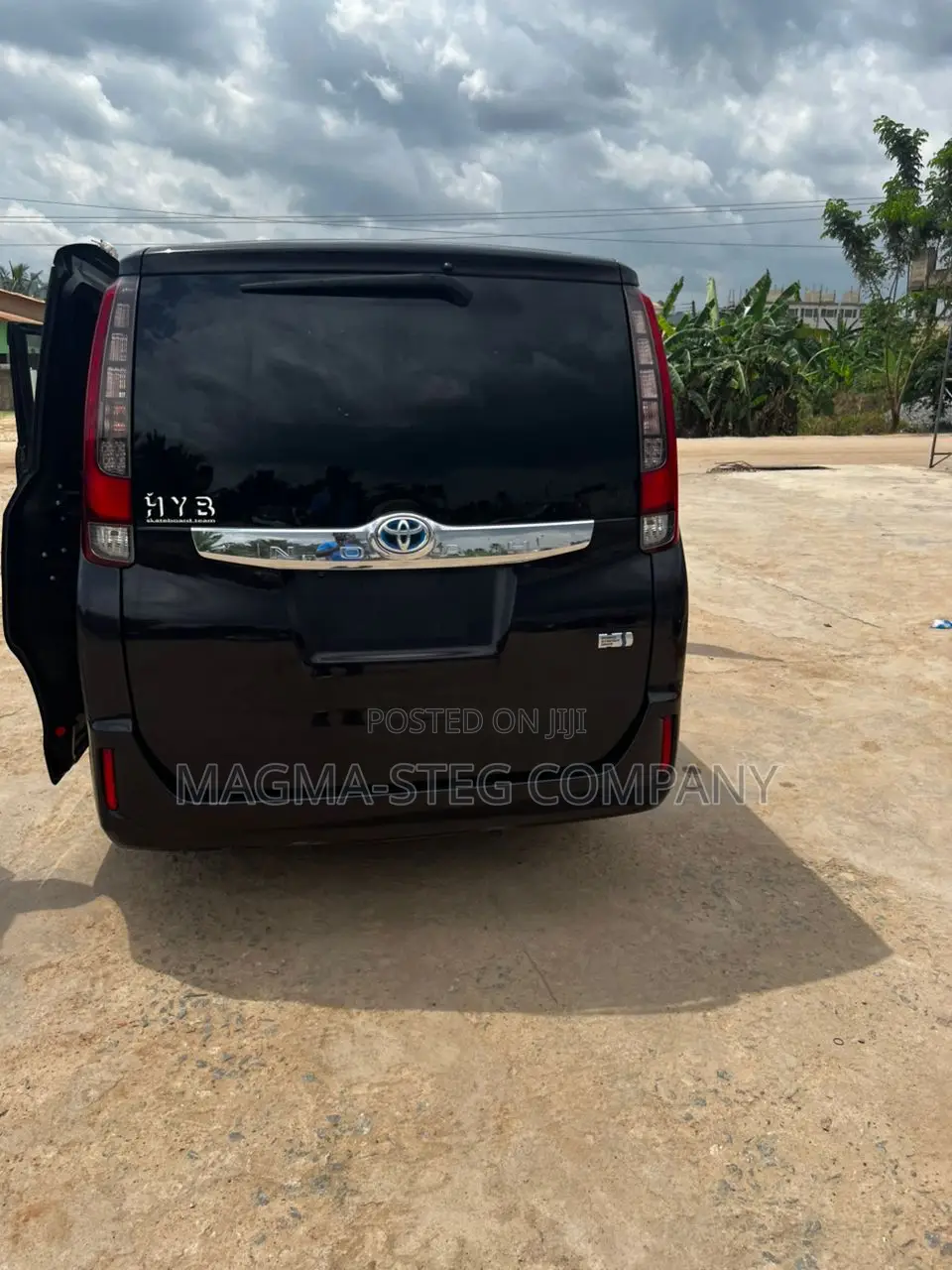 Toyota Voxy 2012 Brown
