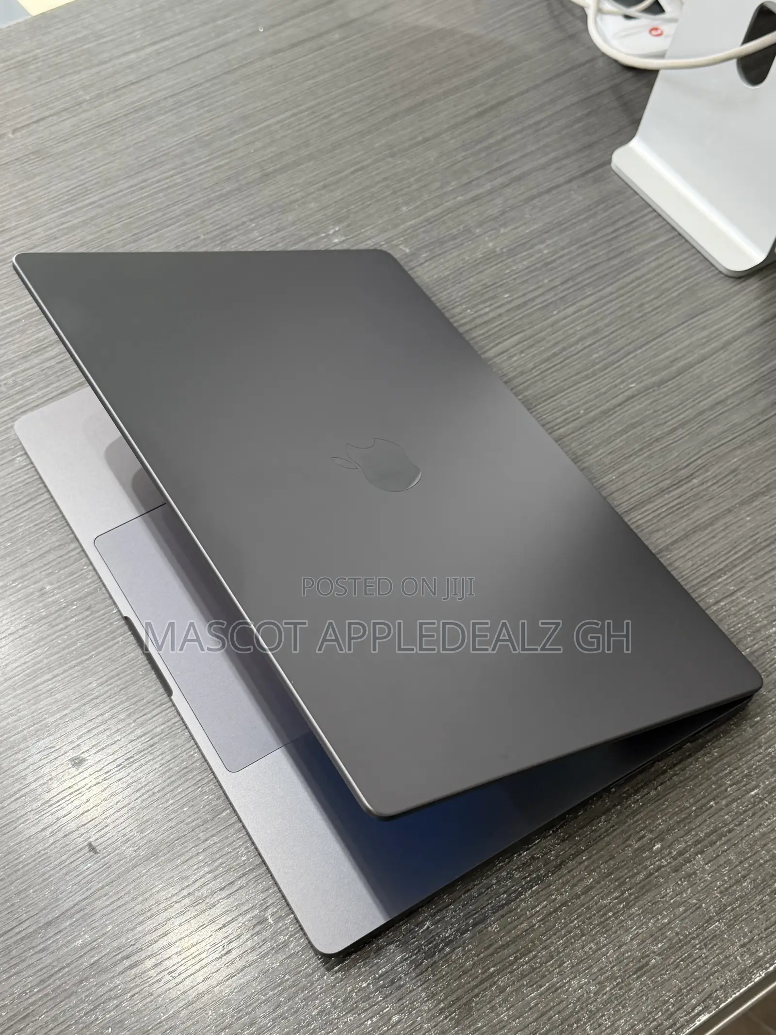 New Laptop Apple MacBook Pro 2026 M5 Pro 24GB Apple M5 Pro SSD 1T
