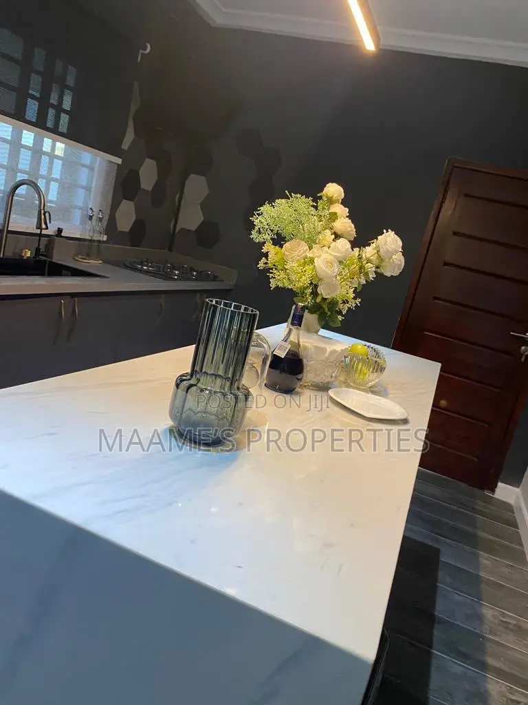 Furnished 4bdrm Duplex in Lake Side Estate for rent