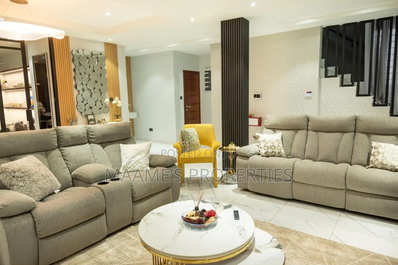 Furnished 4bdrm Duplex in Lake Side Estate for rent