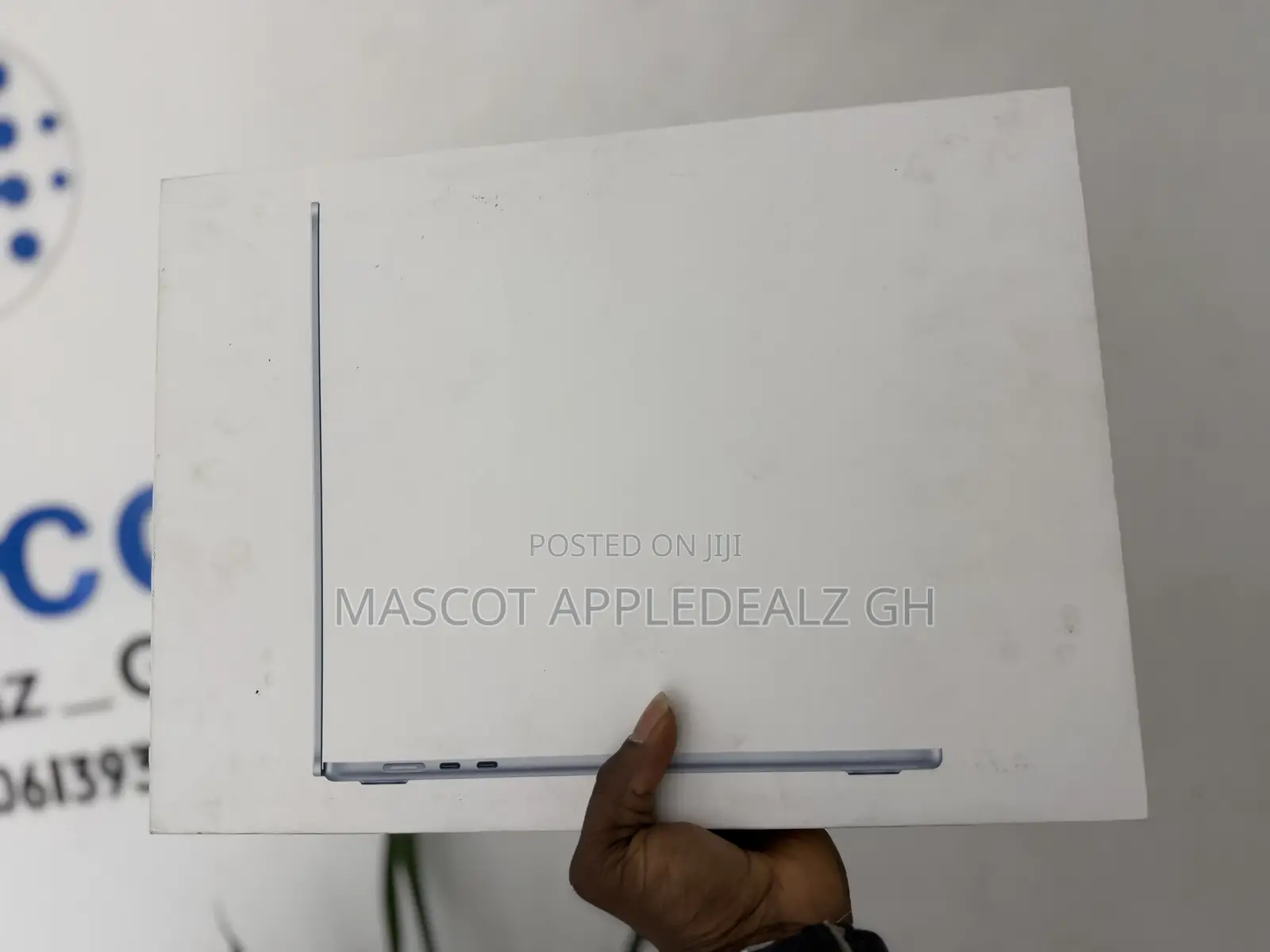 New Laptop Apple MacBook Air 2025 M4 24GB Apple M4 SSD 512GB