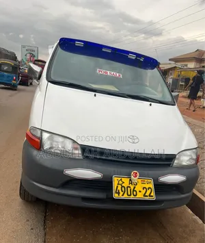 Toyota HiAce 2014 White