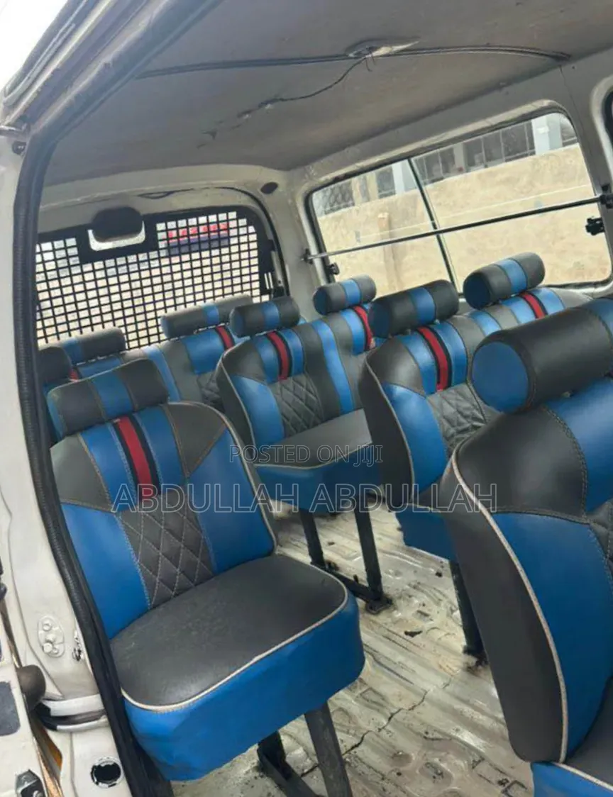 Toyota HiAce 2014 White
